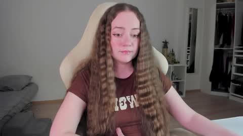 Snapshot of lil_happiness chatting on 03/28/26, 05:12 for free registration 3 online show from 03/28/26, 05:12