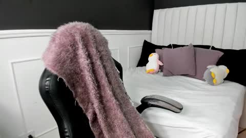 Snapshot of lil_la_skye chatting on 03/12/26, 11:16 Lila online show from 03/12/26, 11:16