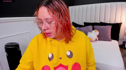 Snapshot of lil_la_skye chatting on 04/03/26, 01:09 Lila online show from 04/03/26, 01:09