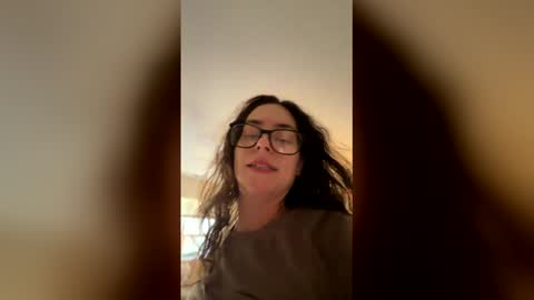 Snapshot of lil_lilyrose chatting on 04/23/26, 07:27 Lily Rose online show from 04/23/26, 07:27