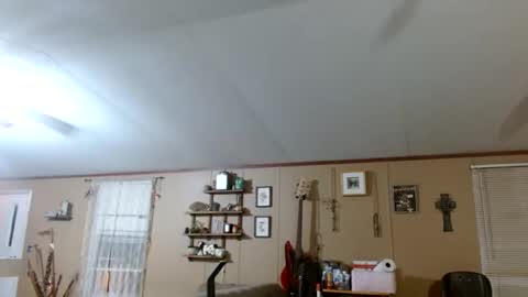 Snapshot of lil_luluvert chatting on 04/08/26, 04:34 lil_luluvert online show from 04/08/26, 04:34