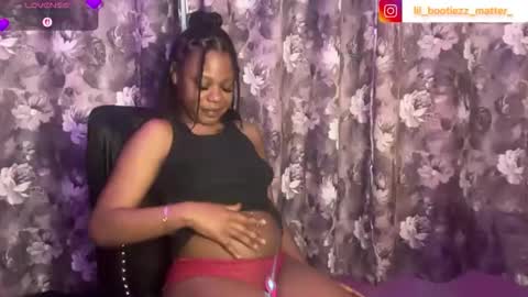 Snapshot of lil_momma422 chatting on 06/04/26, 04:18 MOMMA LUV online show from 06/04/26, 04:18