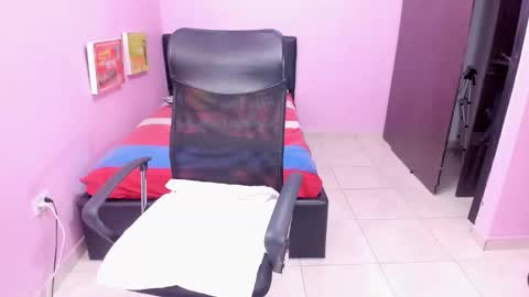 lil_mommy_slut online show from 11/10/25, 11:53