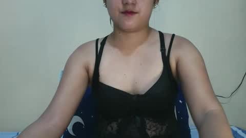 Snapshot of lil_monic18 chatting on 11/10/25, 03:16 lil_monic18 online show from 11/10/25, 03:16