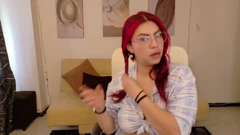 Snapshot of lil_moon1 chatting on 04/22/26, 12:07 bri online show from 04/22/26, 12:07