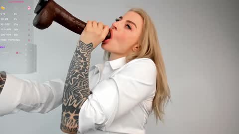 Snapshot of lil_shouty_bitch chatting on 03/14/26, 04:23 Chasey online show from 03/14/26, 04:23