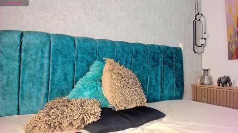 Snapshot of lila_and_max_ chatting on 02/06/25, 12:33 LILA online show from 02/06/25, 12:33