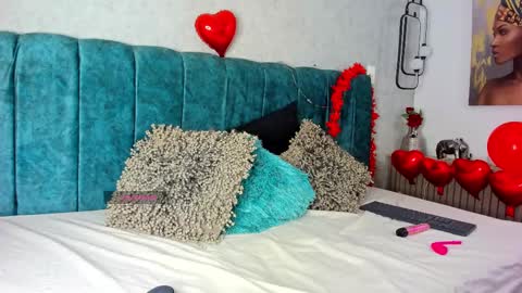 Snapshot of lila_and_max_ chatting on 02/25/25, 12:36 LILA online show from 02/25/25, 12:36