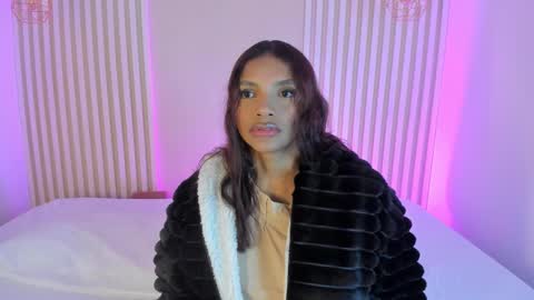 Snapshot of lila_cohen chatting on 12/21/25, 03:57 L I L A online show from 12/21/25, 03:57