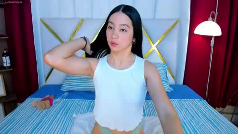 lila_pinky_ online show from 04/17/26, 12:30