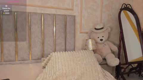 lila bailey  online show from 12/09/24, 07:50