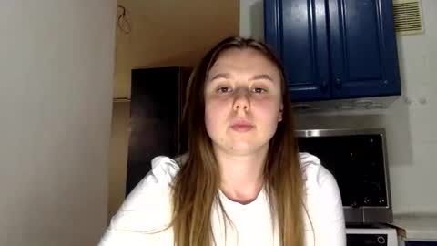 Lily online show from 09/11/25, 06:19