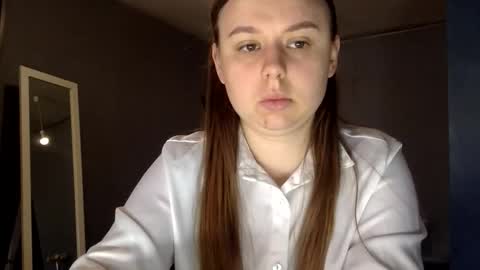 Lily online show from 09/26/25, 07:23