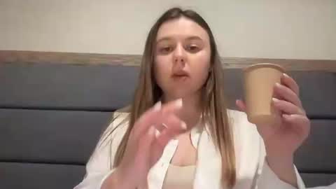 Lily online show from 09/29/25, 08:13