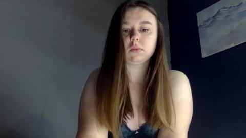 Lily online show from 10/08/25, 07:50