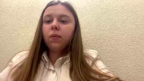 Lily online show from 10/09/25, 07:23