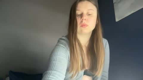 Lily online show from 10/21/25, 07:25