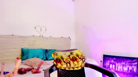 Snapshot of lilah_sweet chatting on 04/19/26, 06:21 Lilah Sweet online show from 04/19/26, 06:21