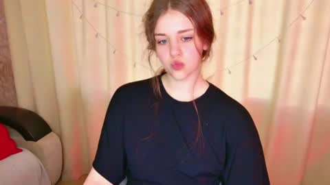 Snapshot of lilasparkling chatting on 06/13/26, 04:32 LilaSparkling online show from 06/13/26, 04:32