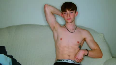 Snapshot of lilbearxxxx chatting on 03/29/26, 08:09 lilbearxxxx online show from 03/29/26, 08:09