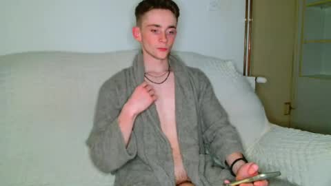 Snapshot of lilbearxxxx chatting on 05/19/26, 12:05 lilbearxxxx online show from 05/19/26, 12:05