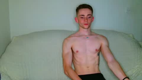 Snapshot of lilbearxxxx chatting on 06/18/26, 11:42 lilbearxxxx online show from 06/18/26, 11:42