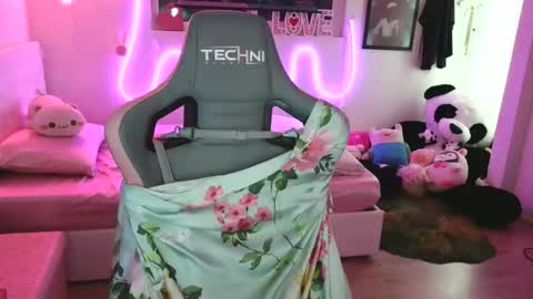 Snapshot of lilbina chatting on 04/07/26, 05:30 lilbina online show from 04/07/26, 05:30