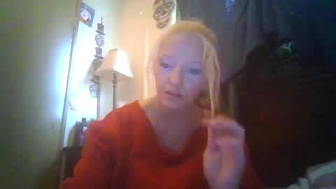 Snapshot of lilbit4u chatting on 02/16/25, 07:38 lilbit4u online show from 02/16/25, 07:38