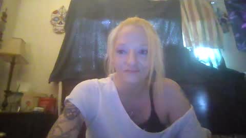 Snapshot of lilbit4u chatting on 02/20/25, 09:42 lilbit4u online show from 02/20/25, 09:42