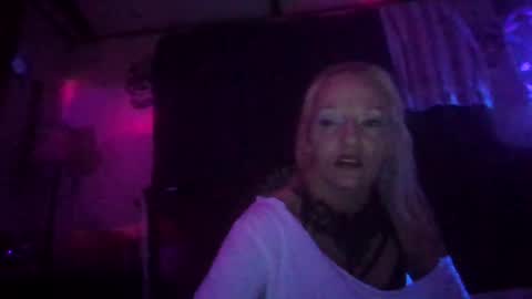 Snapshot of lilbit4u chatting on 02/23/25, 12:51 lilbit4u online show from 02/23/25, 12:51