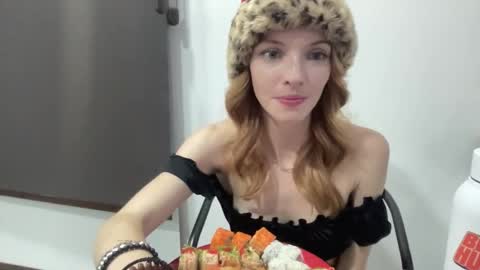 Snapshot of lilbitali chatting on 12/22/25, 04:31 Aligator online show from 12/22/25, 04:31