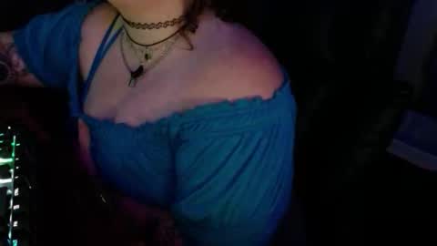 Snapshot of lilbunbabyviolet chatting on 06/09/26, 06:25 violet online show from 06/09/26, 06:25