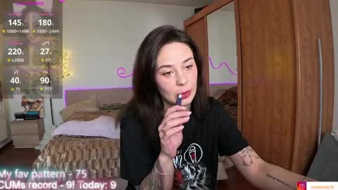 Snapshot of lilcamomile chatting on 04/02/26, 10:13 Camomile Lil online show from 04/02/26, 10:13