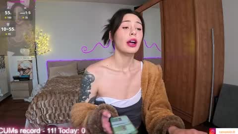 Snapshot of lilcamomile chatting on 04/09/26, 09:47 Camomile Lil online show from 04/09/26, 09:47