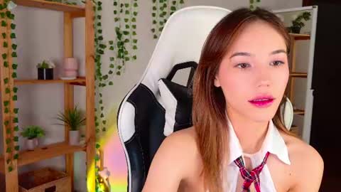Snapshot of lilcatalia chatting on 06/29/26, 04:52 Hi im Yuki online show from 06/29/26, 04:52