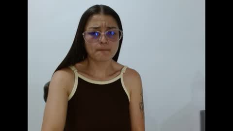Snapshot of lilcoralinne_0 chatting on 06/04/26, 01:44 Valeri Villalobos IG villa lobosvaleri online show from 06/04/26, 01:44