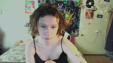 Snapshot of lileyfoxxx chatting on 12/23/25, 10:46 Lil online show from 12/23/25, 10:46