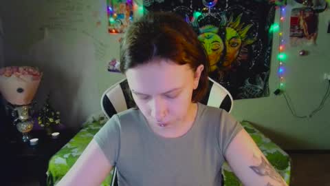 Snapshot of lileyfoxxx chatting on 01/13/26, 02:44 Lil online show from 01/13/26, 02:44