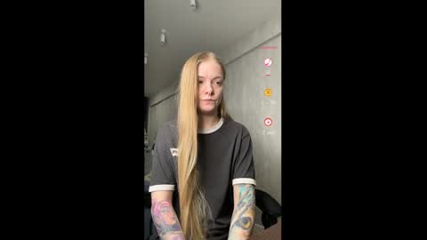 Lili online show from 02/24/26, 07:23