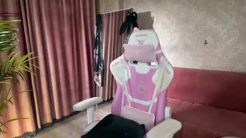 Snapshot of lili_01 chatting on 04/09/26, 11:48 Lili online show from 04/09/26, 11:48