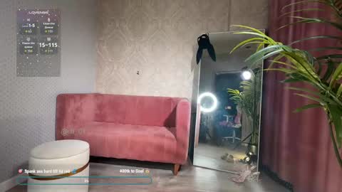 Snapshot of lili_01 chatting on 04/21/26, 12:44 Lili online show from 04/21/26, 12:44