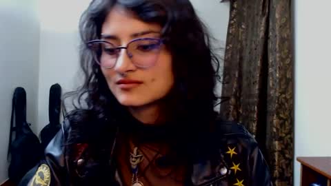 Snapshot of lili_clan chatting on 09/13/25, 01:05 lili_clan online show from 09/13/25, 01:05