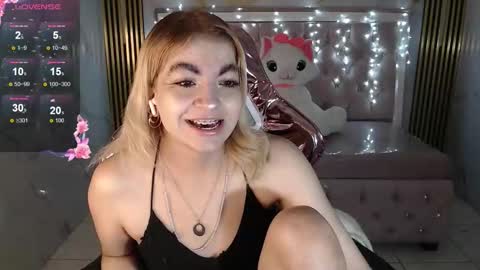 Lili online show from 10/01/25, 04:18