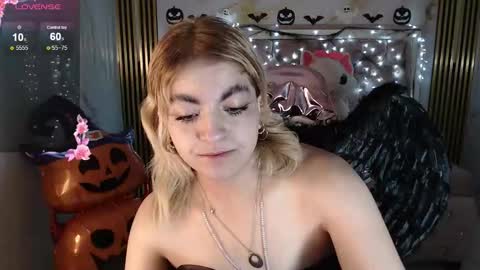 Lili online show from 10/05/25, 09:40