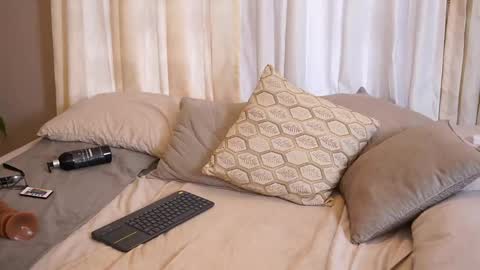 Lili  online show from 03/06/26, 12:56