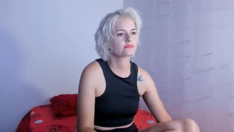 Lili online show from 10/06/25, 11:02