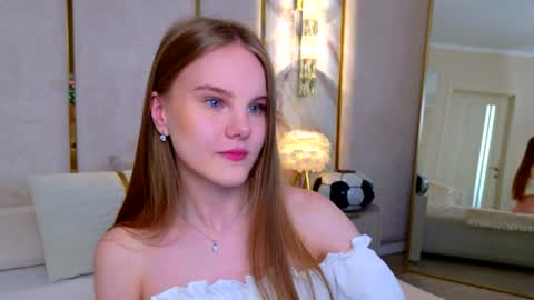Snapshot of lili_lohan chatting on 07/14/26, 06:07 lili_lohan online show from 07/14/26, 06:07