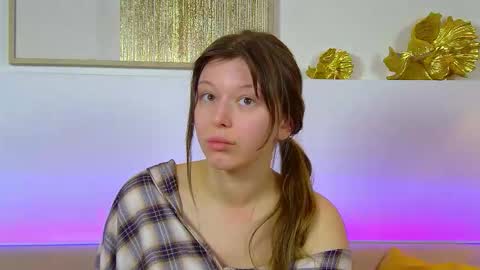 Mia online show from 02/03/26, 06:40