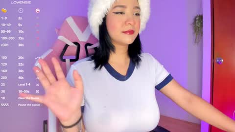 Snapshot of lilian_vergara chatting on 12/27/24, 09:54 holis soy lily chang no olvides el pulgar arriba es muy importante para mi 3 independent model online show from 12/27/24, 09:54