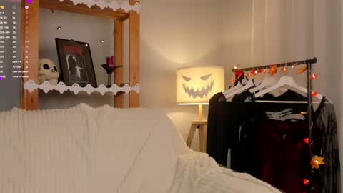 Anika online show from 10/28/25, 11:03